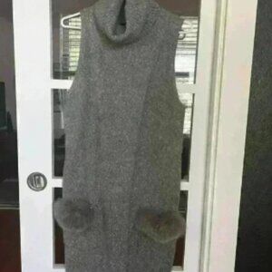 RUDSAK Turtleneck Pullover with Removeable Fur Trim XS/S
